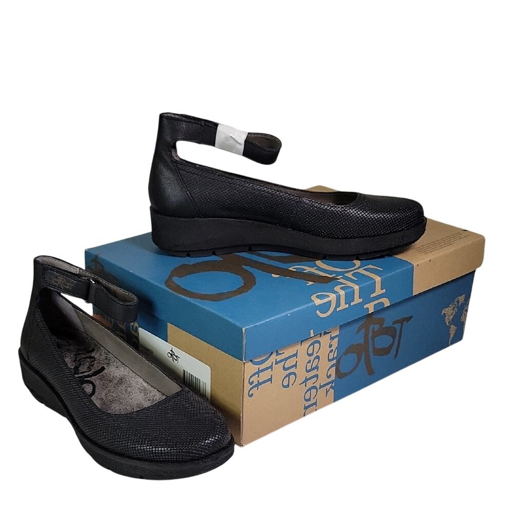 OTBT Scamper Black Leather Ankle Strap Wedge Shoes Womens Size 6 NEW